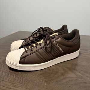 Adidas Women’s GX4360 Superstar Night‎ Brown/Footwear White Shoes Size 10,5